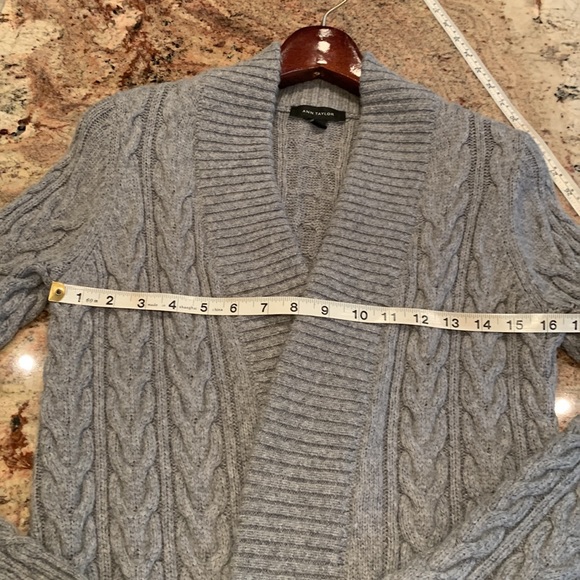 Ann Taylor Gray Cardigan Sweater, size S - Picture 3 of 8